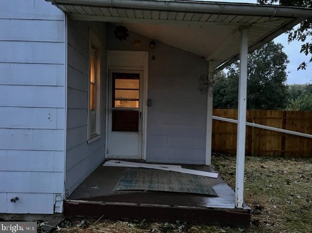 1402 Weavertown Rd, Lebanon PA  17046-2275 exterior