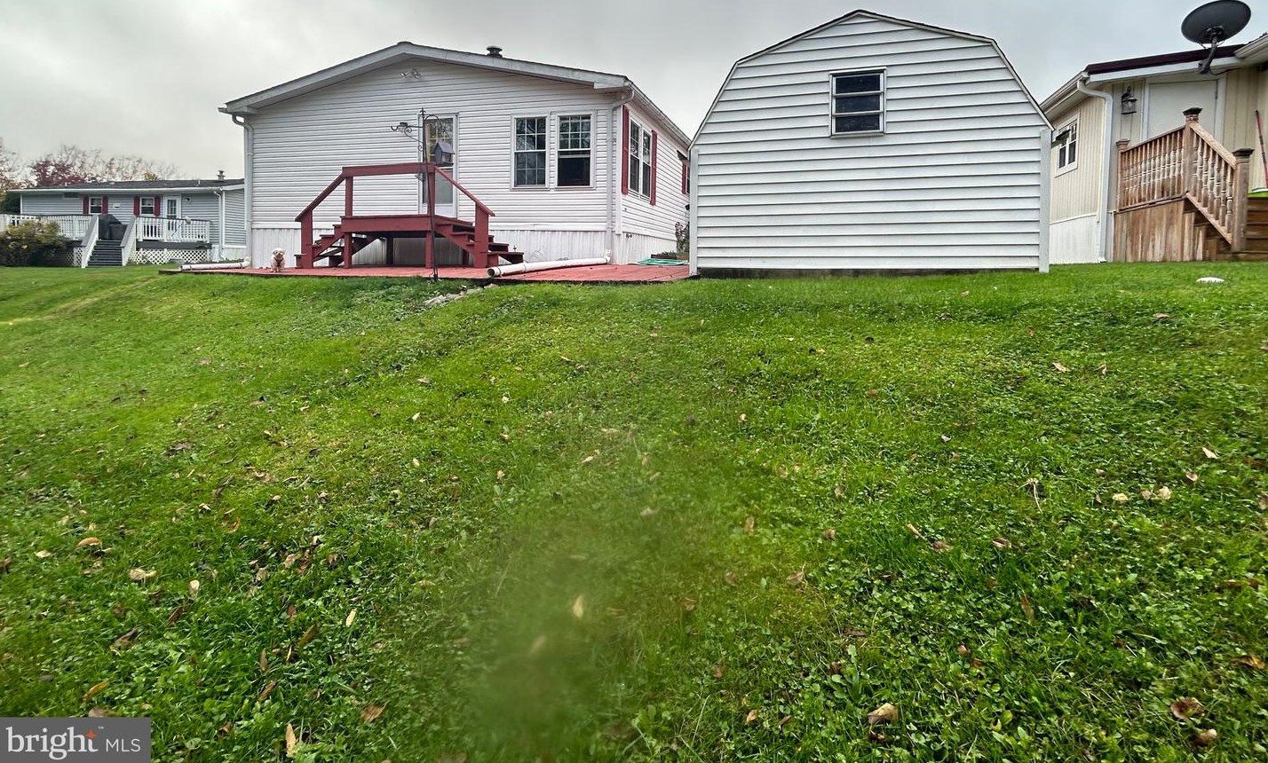 96 Green Acres Trailer Ct, Lebanon PA 17046-9213 exterior