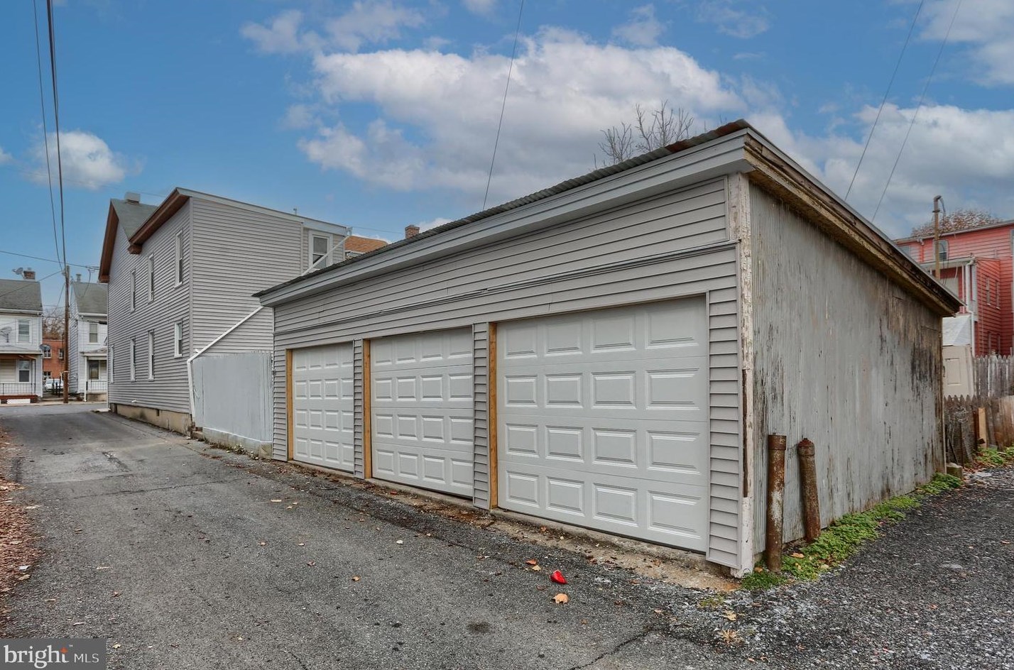 718 Guilford St, Lebanon PA  17046-3528 exterior