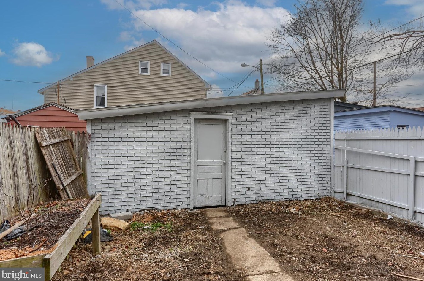 718 Guilford St, Lebanon PA  17046-3528 exterior