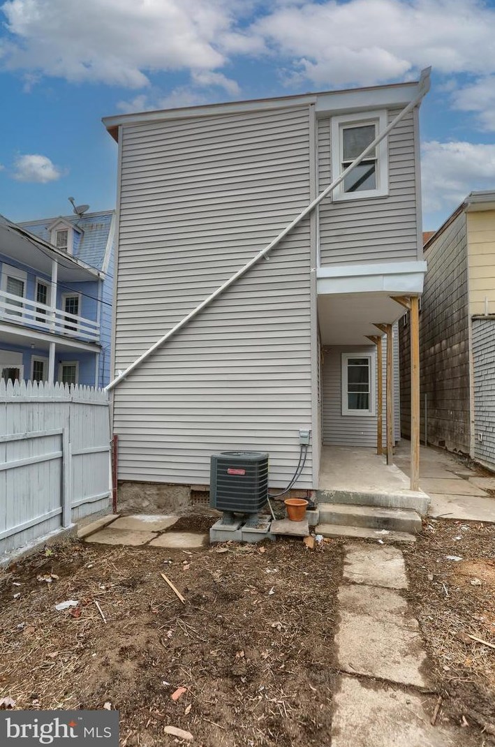 718 Guilford St, Lebanon PA  17046-3528 exterior