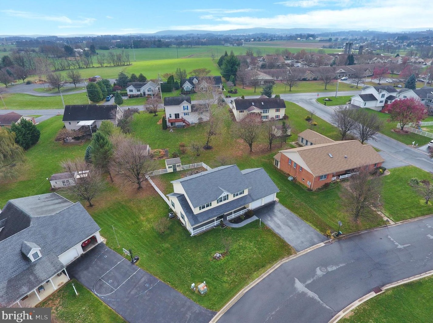 650 Richfield Dr, Lebanon PA  17042-8891 exterior