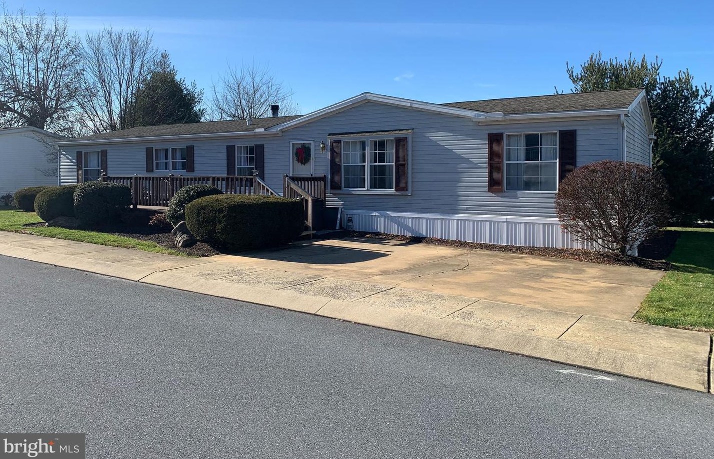 34 Katherine Ave, Lebanon PA  17042-4004 exterior