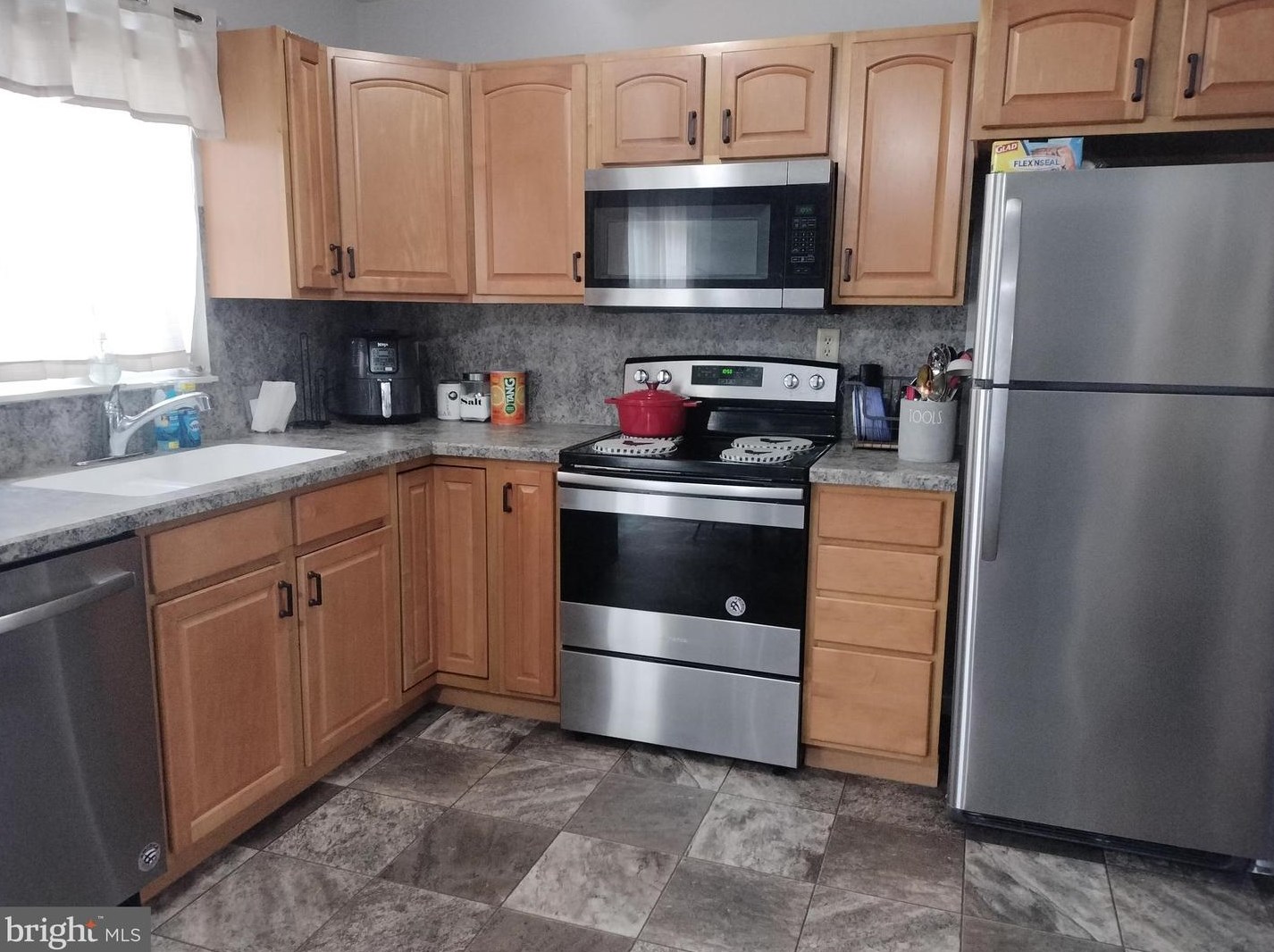 1460 Old Hickory Ln, Lebanon PA  17046-8257 exterior