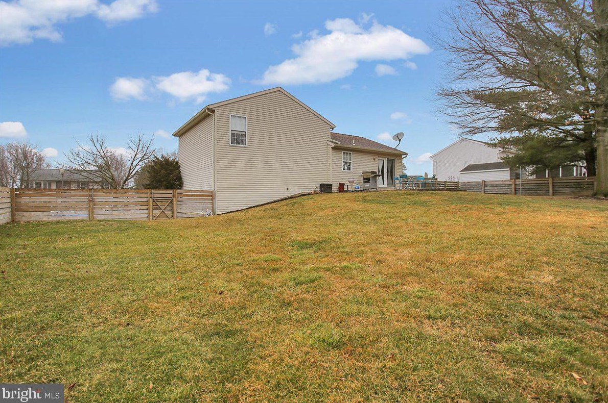 20 Brookfield Dr, Lebanon PA  17046-1800 exterior