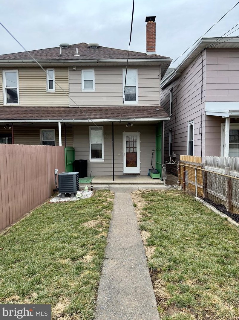 28 Folmer St, Lebanon PA  17042-5633 exterior