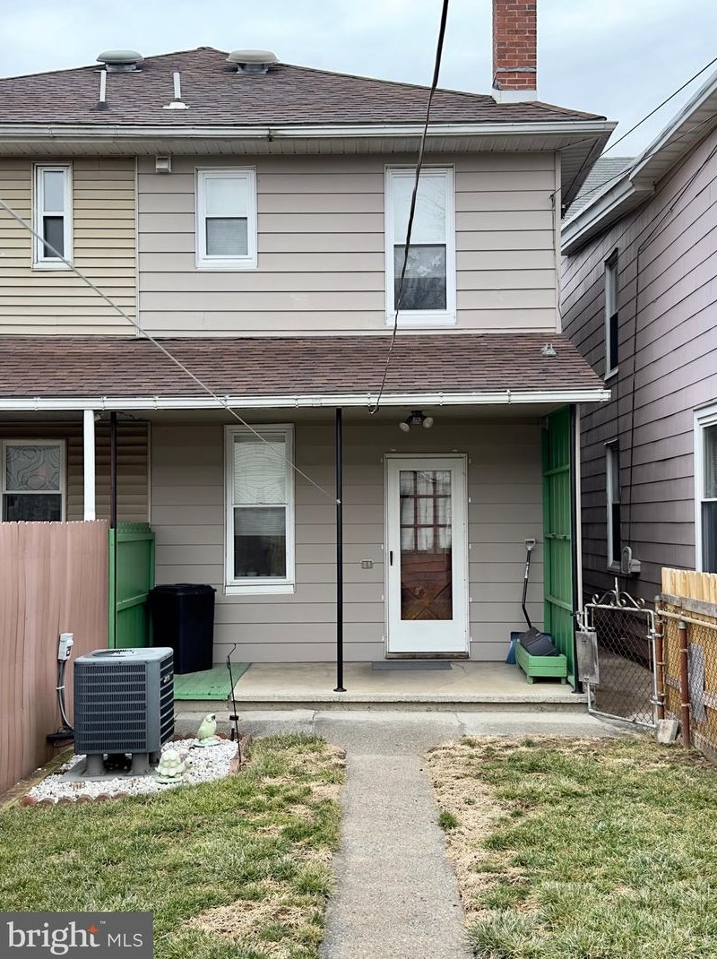 28 Folmer St, Lebanon PA  17042-5633 exterior