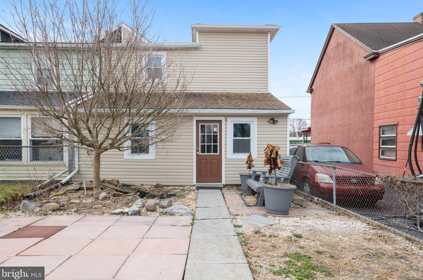 137 Guilford St, Lebanon PA  17046-3817 exterior