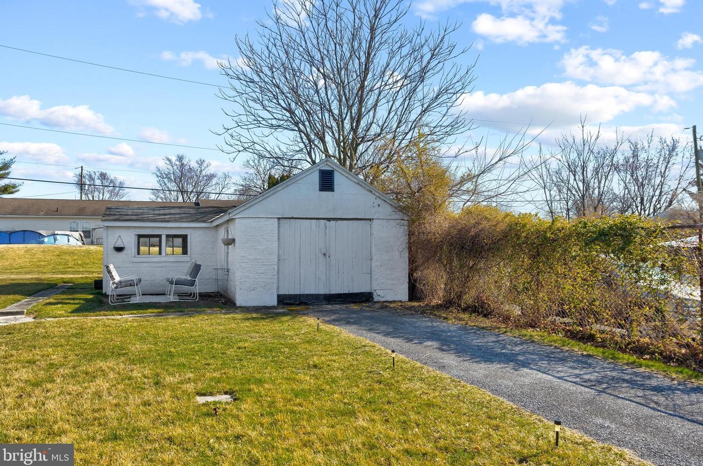 1914 Allegheny Ave, Lebanon PA  17042-8313 exterior