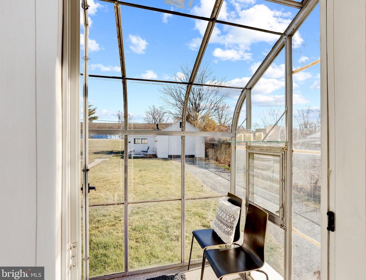 1914 Allegheny Ave, Lebanon PA  17042-8313 exterior