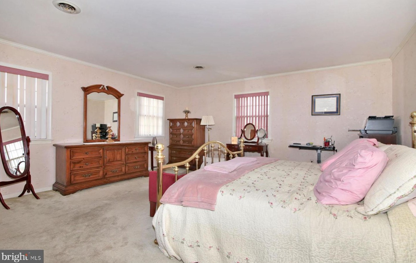 836 Tudor Ln, Lebanon PA  17042-6406 exterior