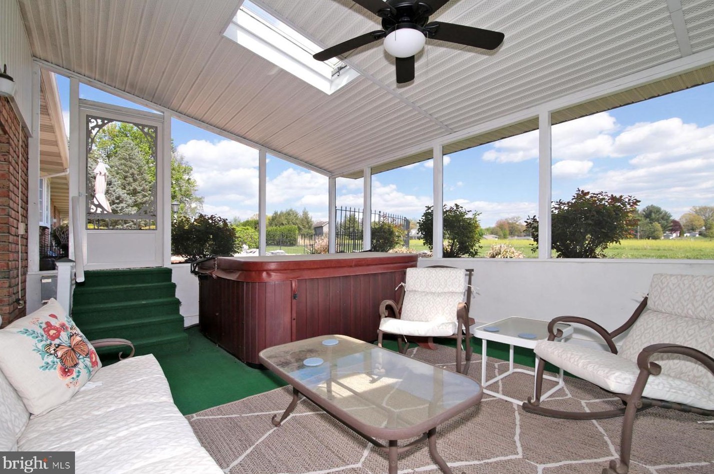 836 Tudor Ln, Lebanon PA  17042-6406 exterior