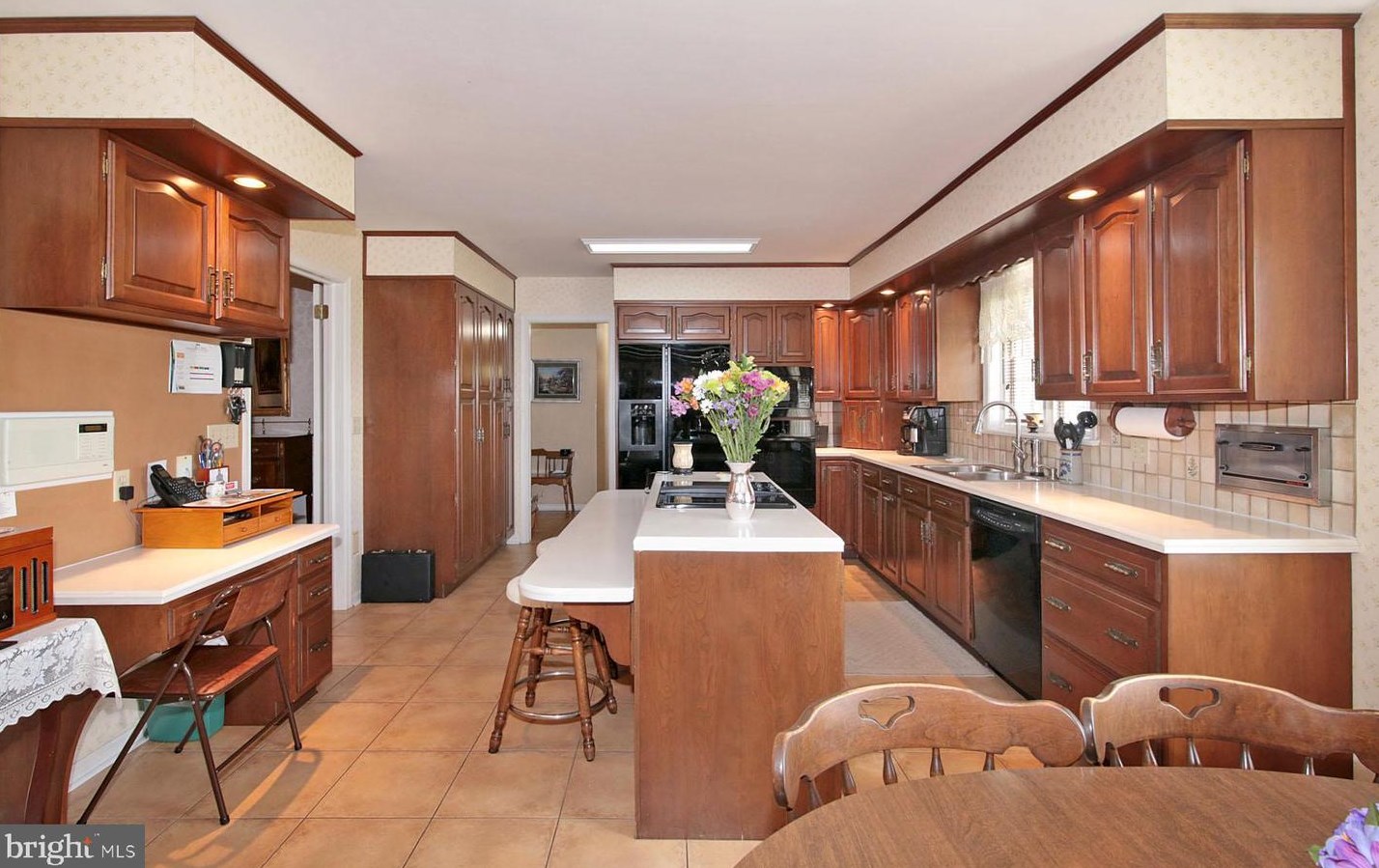 836 Tudor Ln, Lebanon PA  17042-6406 exterior