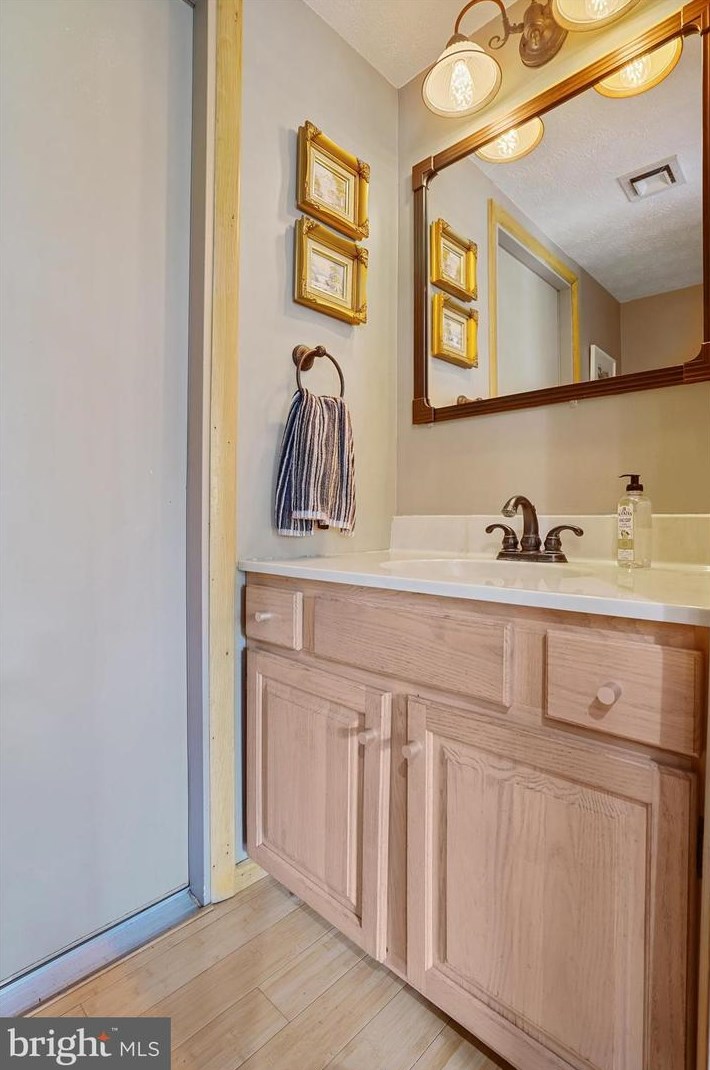 151 Timber Ln, Lebanon PA  17042-8976 exterior