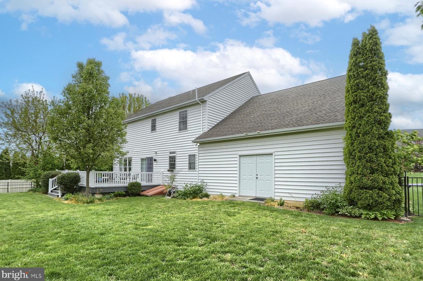 15 Augusta Dr, Bellegrove PA  17003-8609 exterior