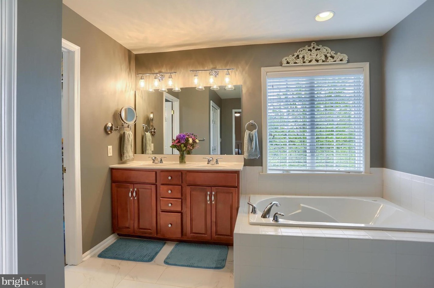 15 Augusta Dr, Bellegrove PA  17003-8609 exterior