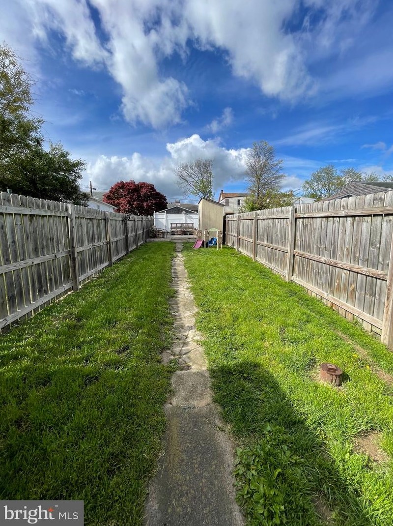 537 Maple St, Lebanon PA 17046-2221 exterior