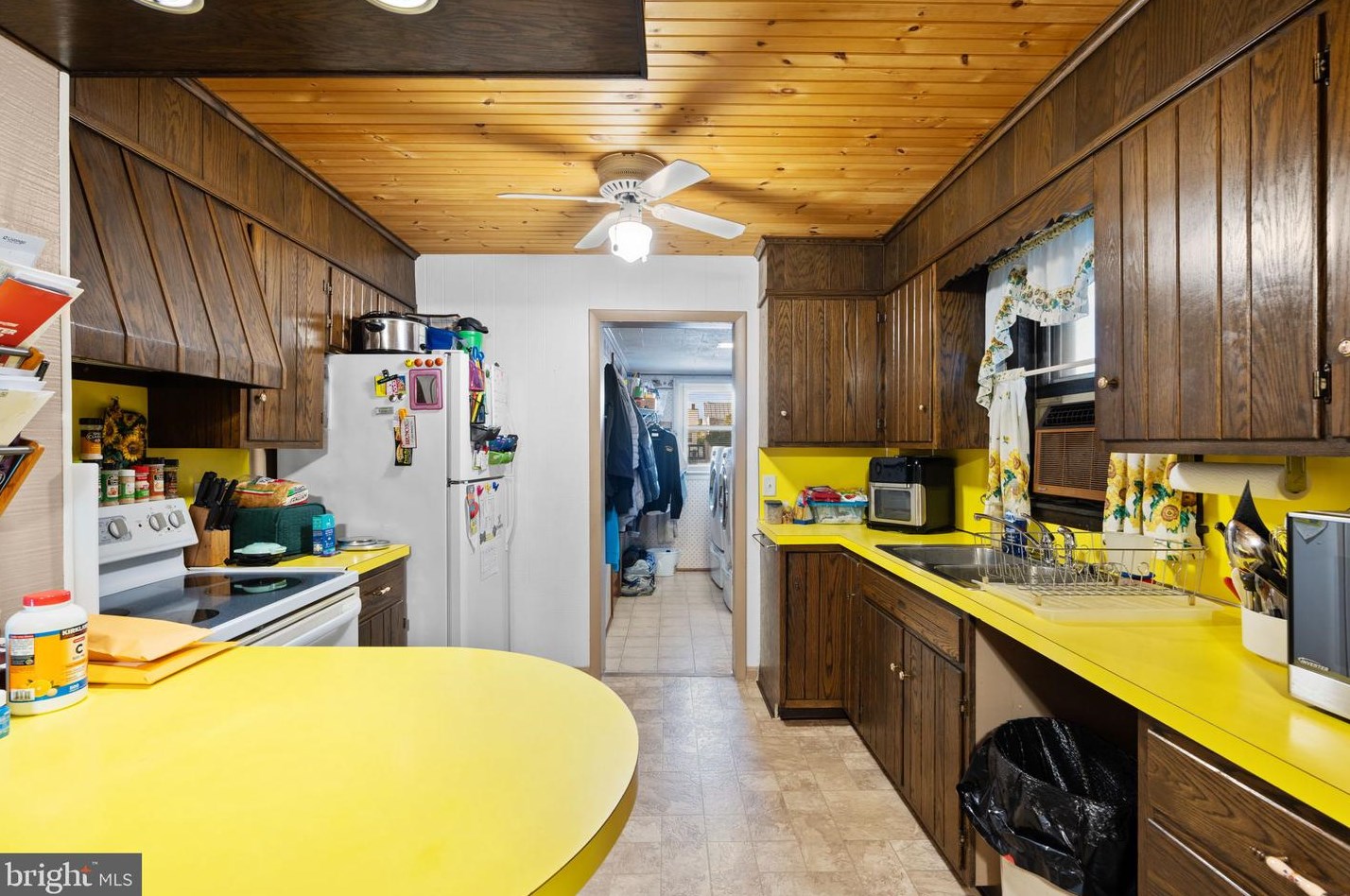 1823 Ctr St, Lebanon PA 17042-4447 exterior