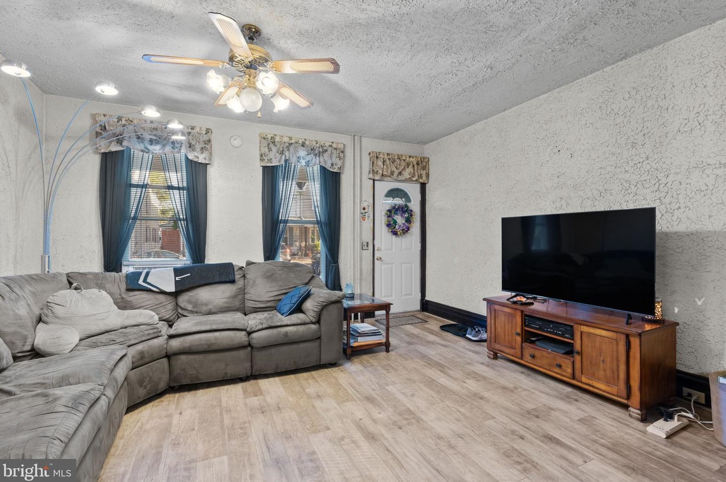 1823 Ctr St, Lebanon PA 17042-4447 exterior