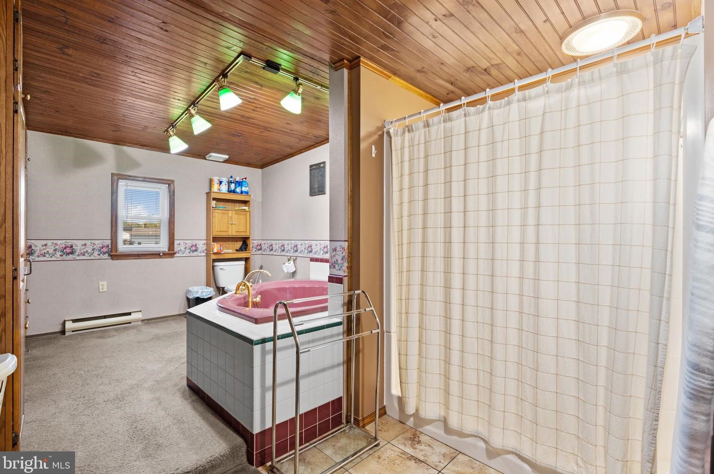 1823 Ctr St, Lebanon PA 17042-4447 exterior