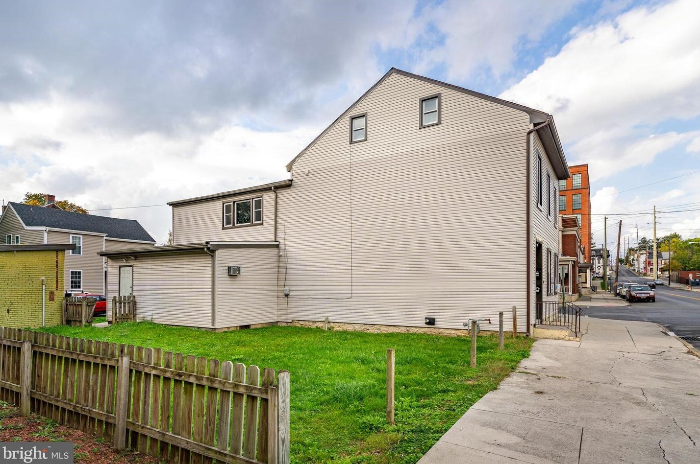 541 8th St, Lebanon PA  17042-6025 exterior