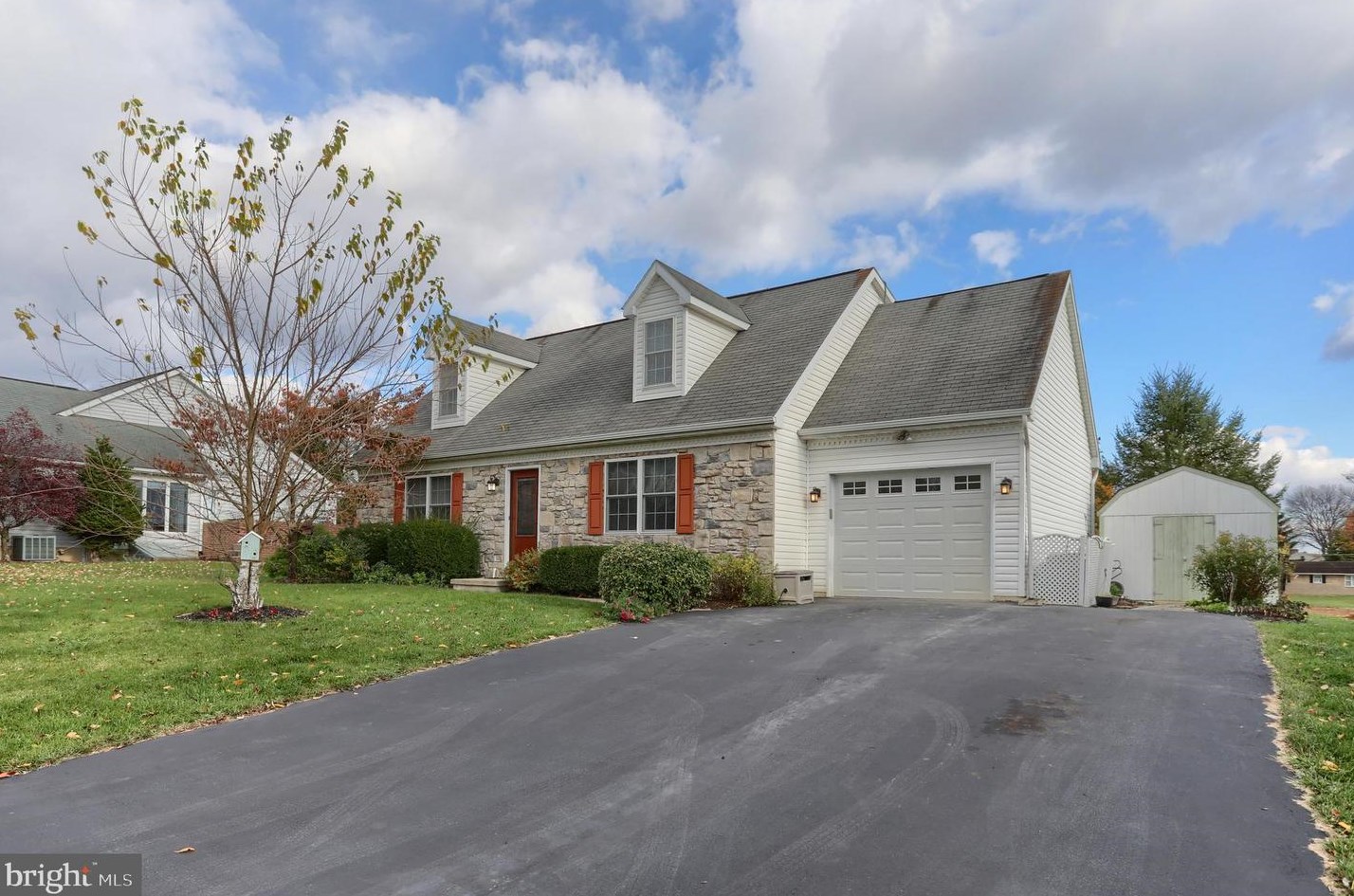 1350 Juniper St, Lebanon PA  17042-6432 exterior