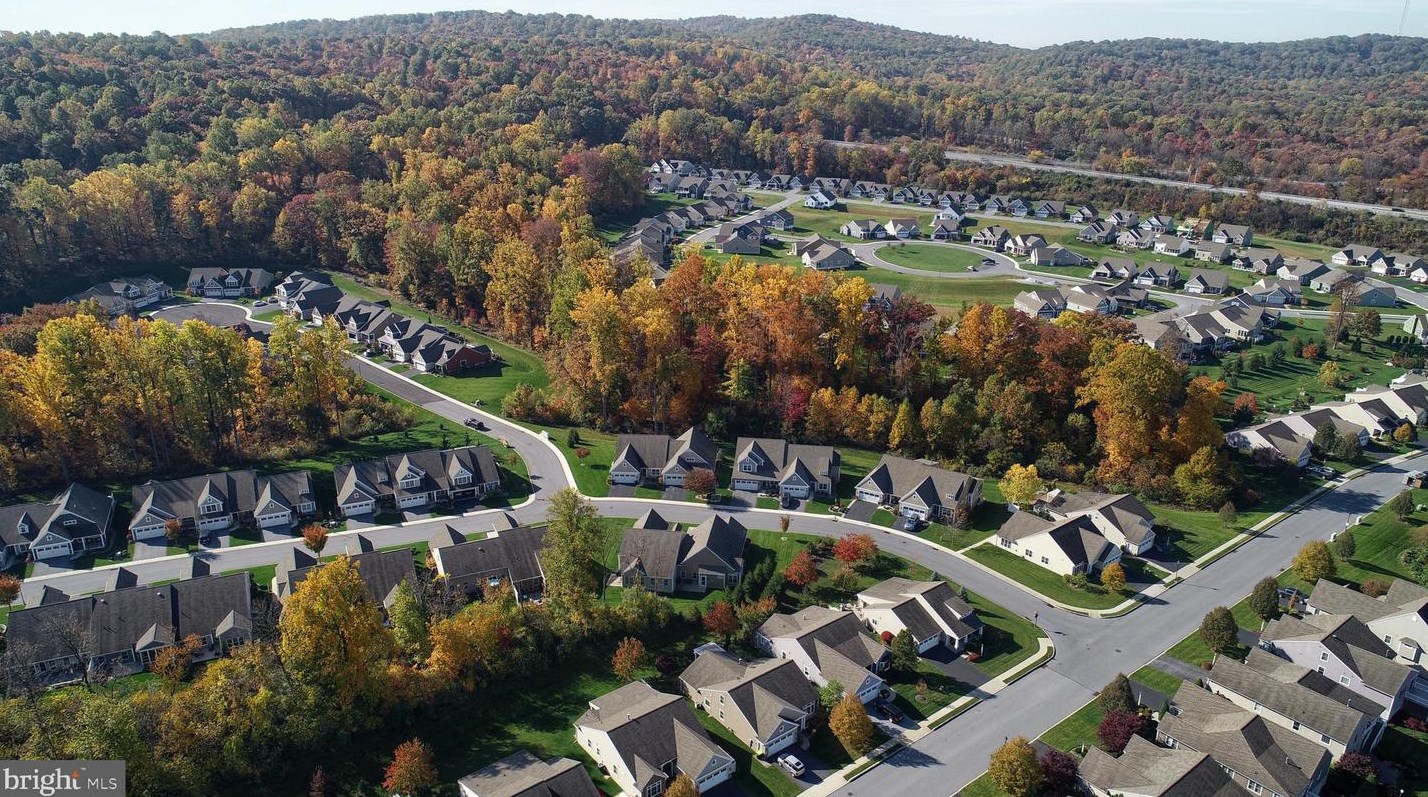 1023 English Dr, Lebanon PA  17042-9267 exterior