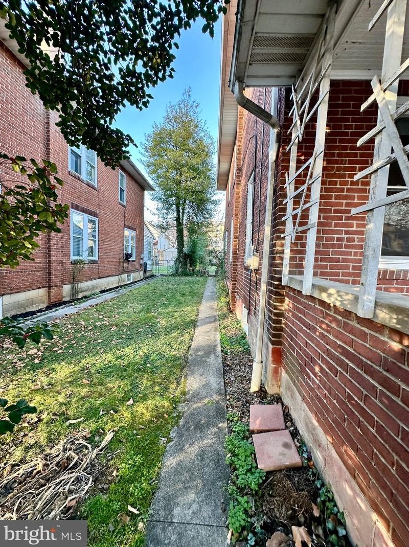 25 Hoke Ave, Lebanon PA  17042-6318 exterior