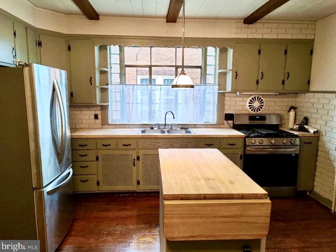 25 Hoke Ave, Lebanon PA  17042-6318 exterior