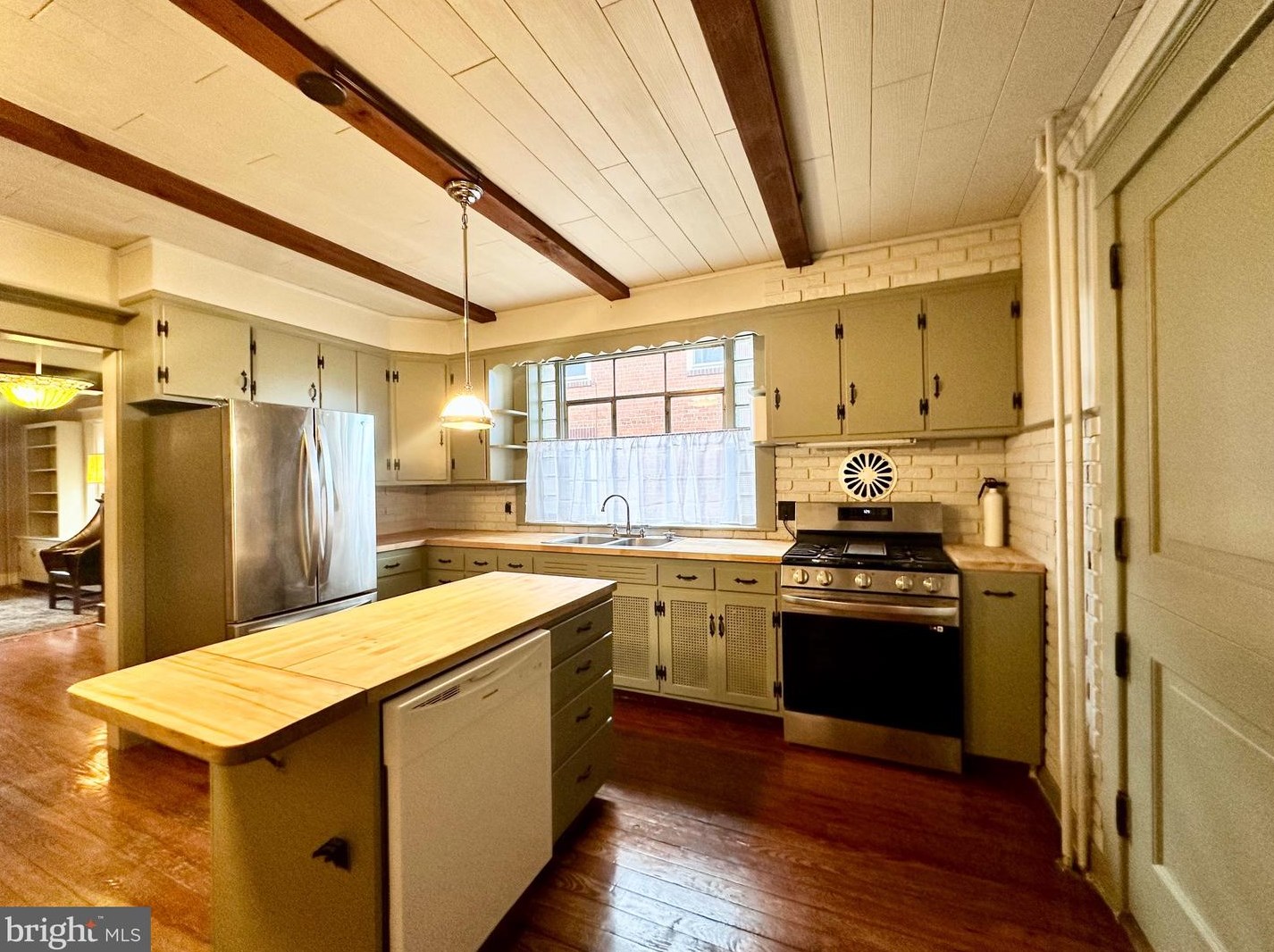 25 Hoke Ave, Lebanon PA  17042-6318 exterior