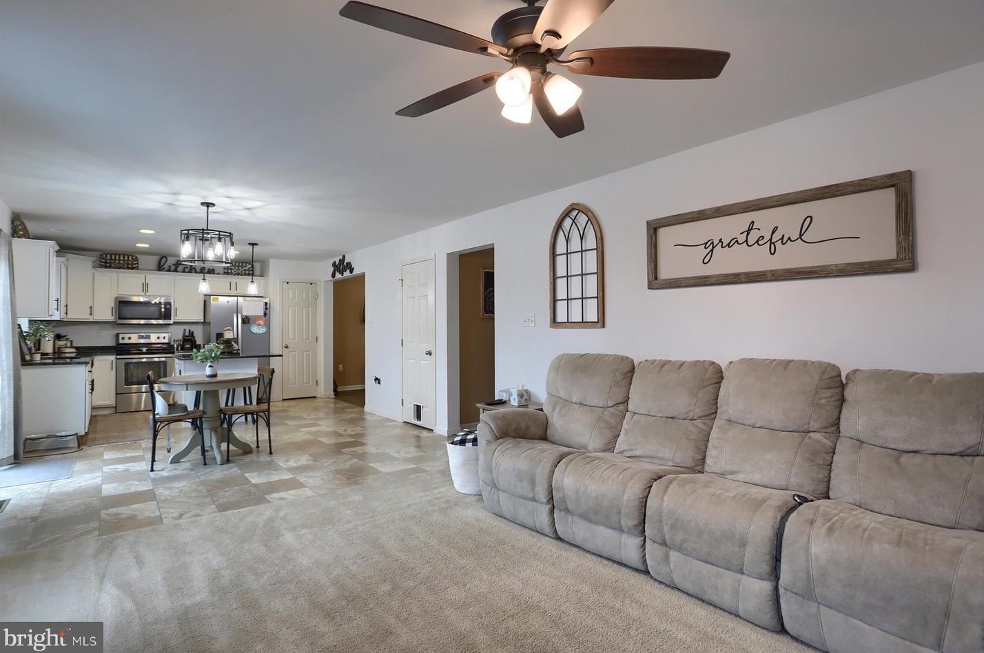 47 Wildflower Cir, Lebanon PA  17046-8122 exterior