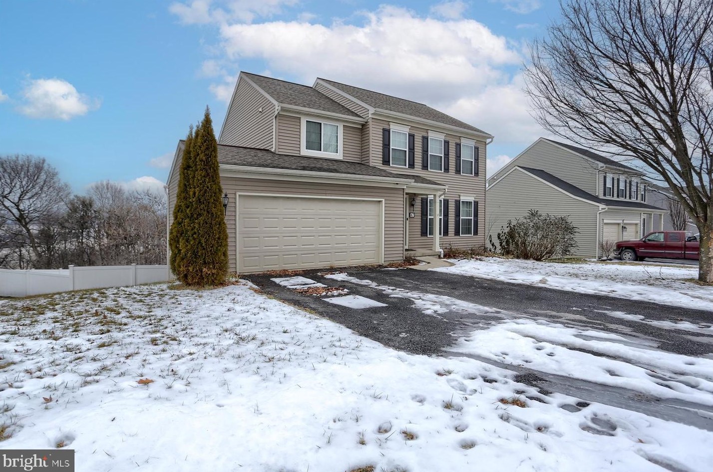 47 Wildflower Cir, Lebanon PA  17046-8122 exterior