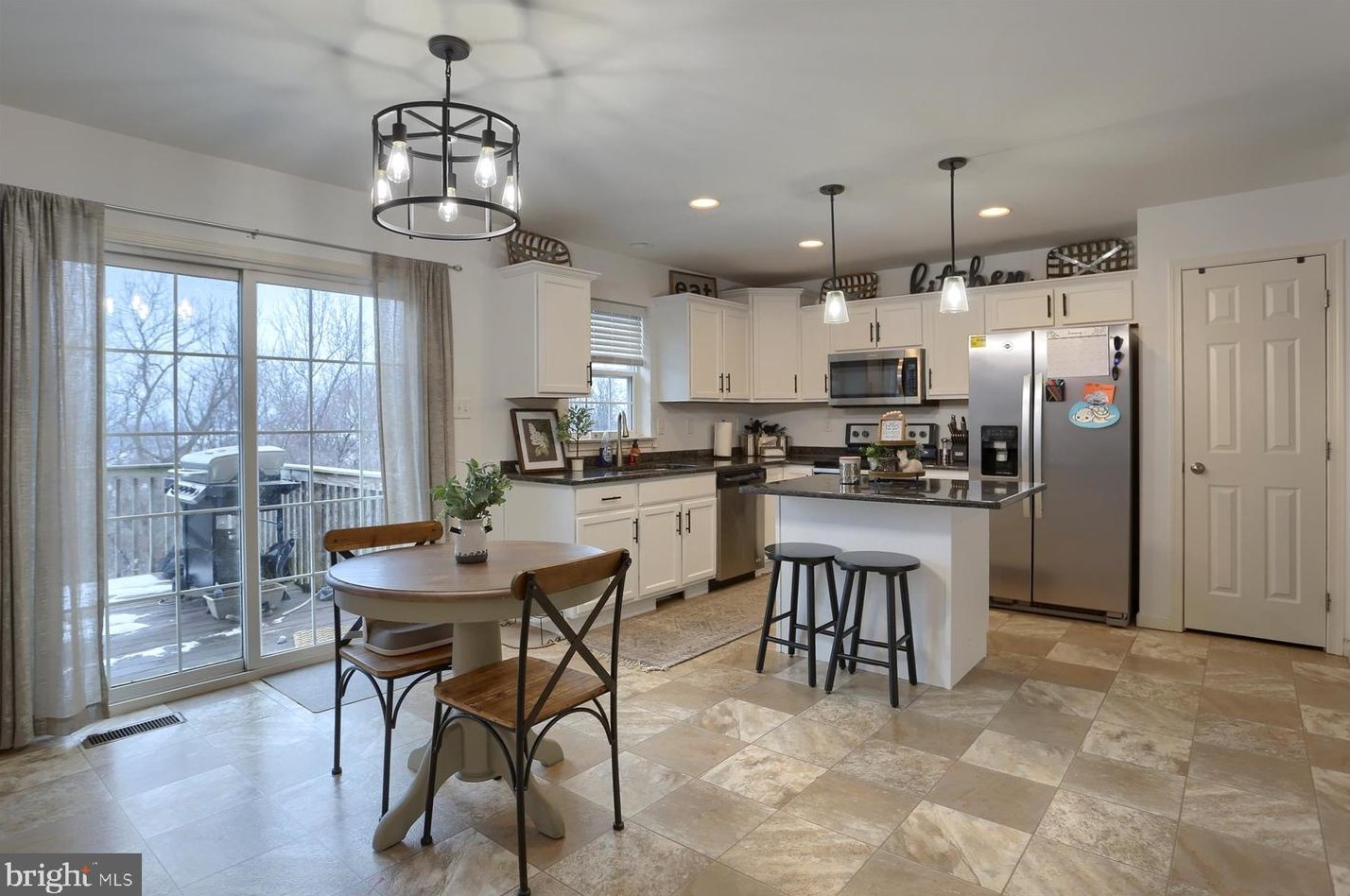 47 Wildflower Cir, Lebanon PA  17046-8122 exterior