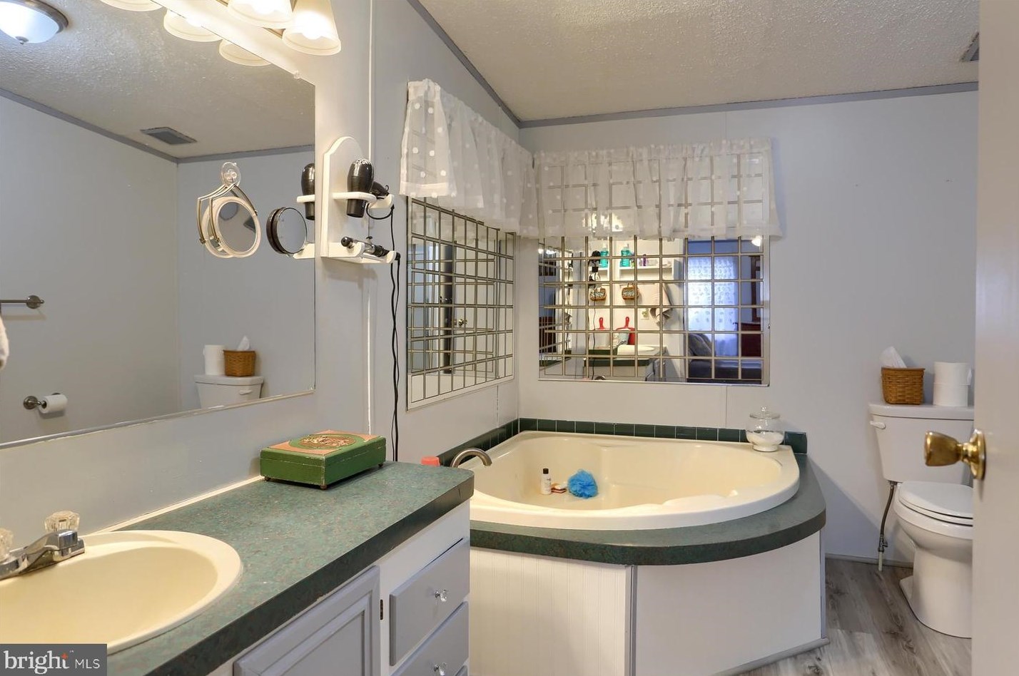 28 Green Acres Trailer Ct, Lebanon PA 17046-9222 exterior