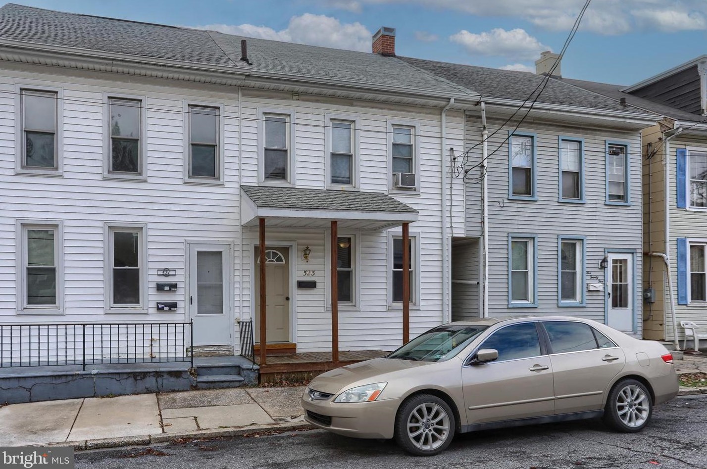 523 Spruce St, Lebanon PA  17046-3542 exterior