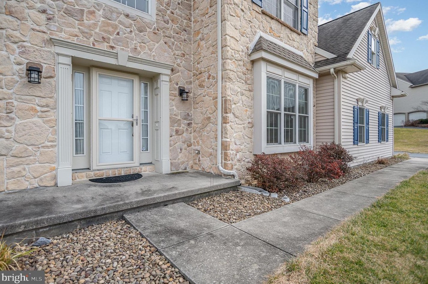 916 Cross Creek Ct, Lebanon PA  17042-9416 exterior