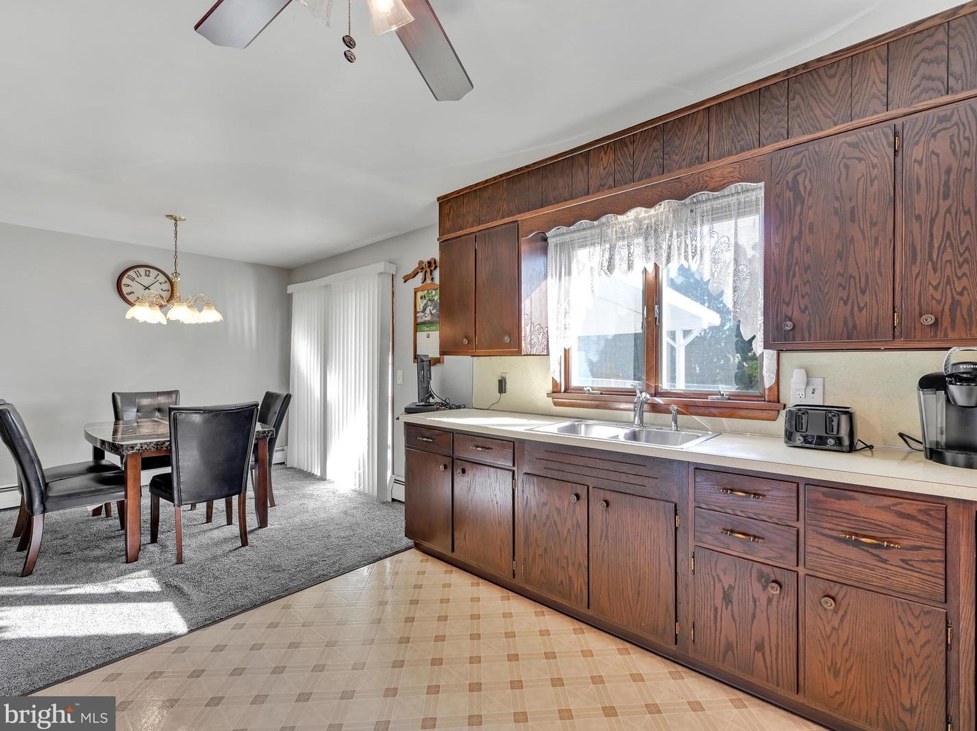 220 Cyrus St, Lebanon PA  17042-2441 exterior