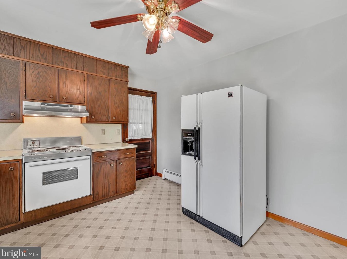 220 Cyrus St, Lebanon PA  17042-2441 exterior