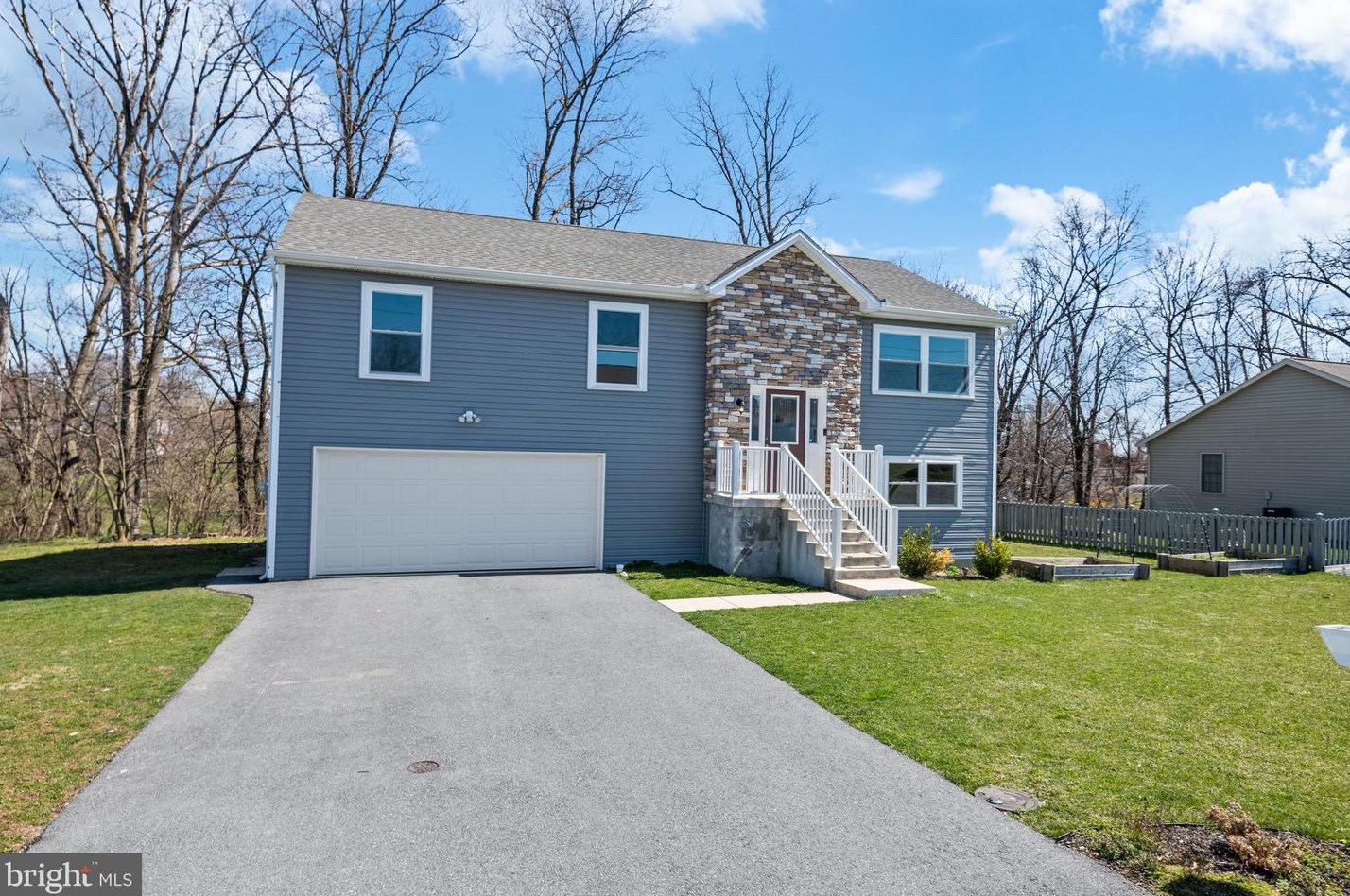 859 Jay St, Lebanon PA  17046-1924 exterior