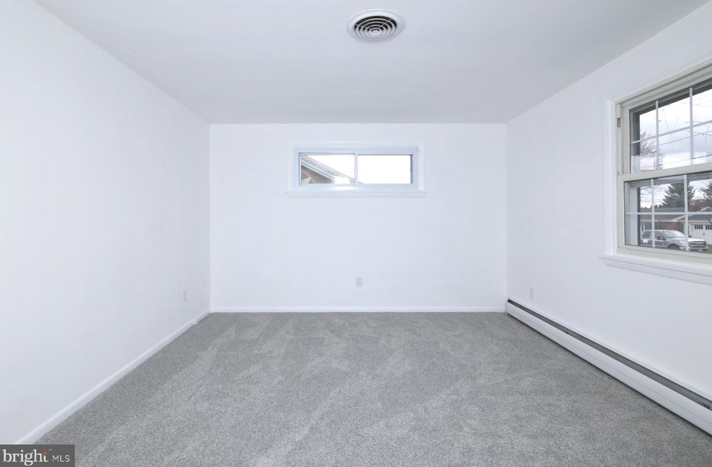 209 Adam Dr, Lebanon PA  17042-7821 exterior
