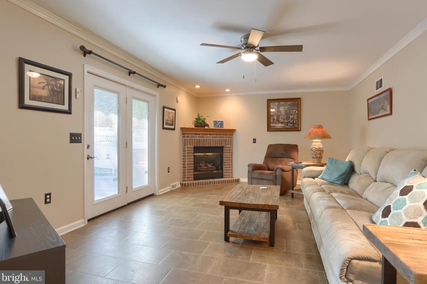 236 Weymouth Dr, Lebanon PA 17042-4159 exterior