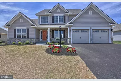 017 Rolling Meadow Rd, Lebanon, PA 17046 - Photo 1