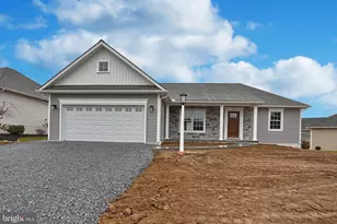 016 Rolling Meadow Rd, Lebanon, PA 17046 - Photo 1