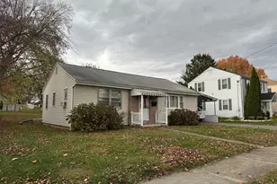 717 W Oak St, Palmyra, PA 17078 - Photo 1