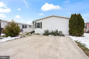 360 W Spruce St, Palmyra, PA 17078 - Photo 3