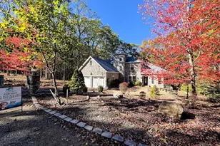 113 Silver Cloud Ln, Hazleton, PA 18202 - Photo 1