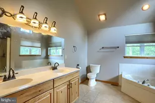 125 Pebble Beach Dr, Hazleton, PA 18202 - Photo 23