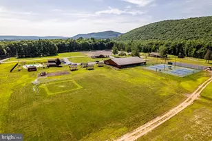 720 Turnberry Ln, Hazleton, PA 18202 - Photo 73