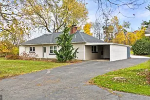 1215 Country Club Rd, Clarks Summit, PA 18411 - Photo 3