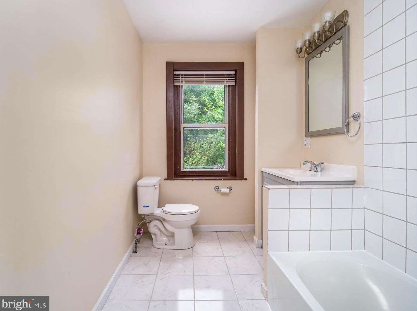 352 Spruce St, Pottstown PA  19464-5340 exterior